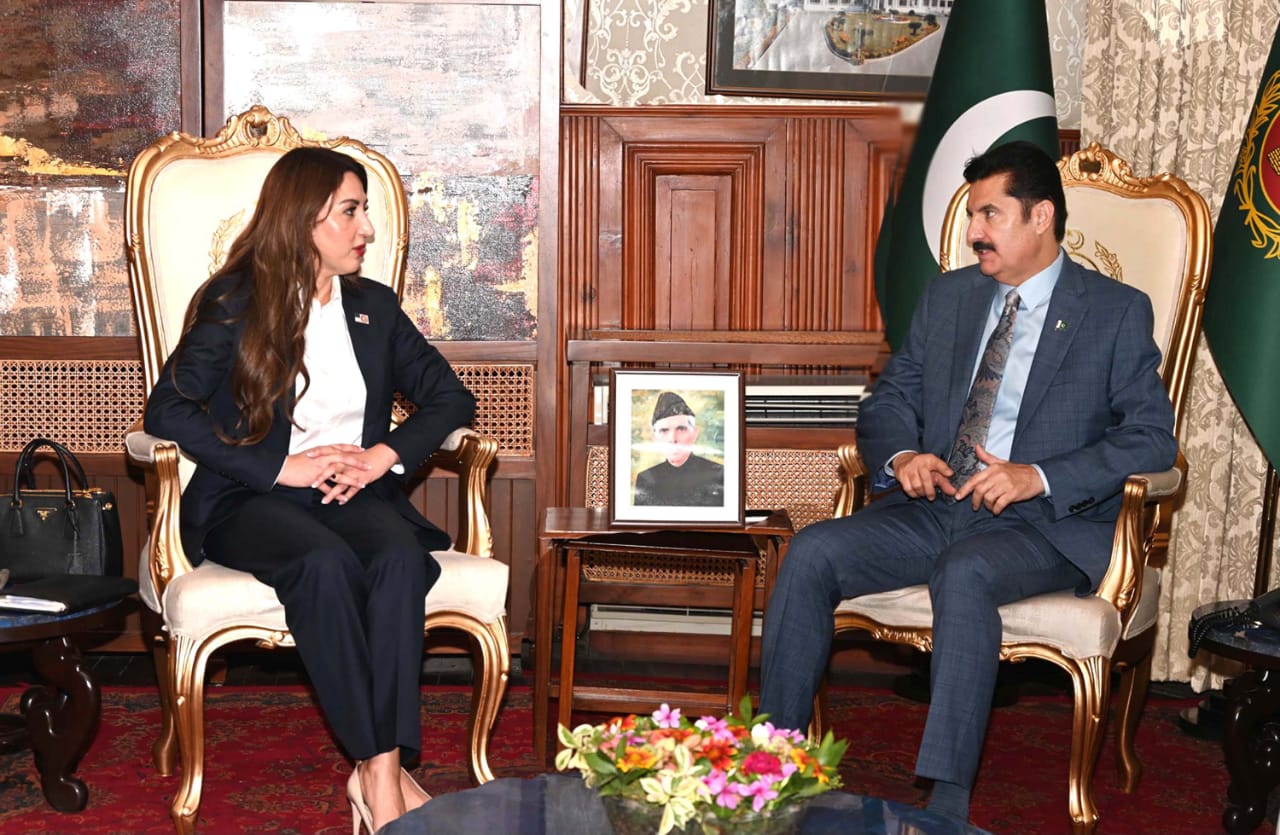 Kundi met U.S. Chargé d’Affaires to Pakistan Natalie A. Baker at the Governor House, Peshawar