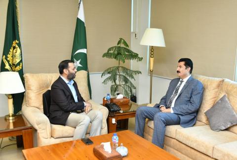 Faisal Karim Kundi meets with Federal Minister for National Health Services 
