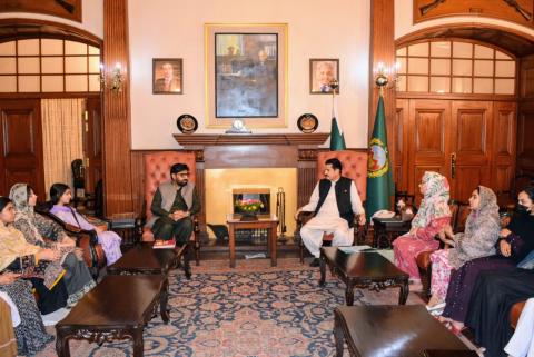 Kundi held a meeting with a delegation of young education